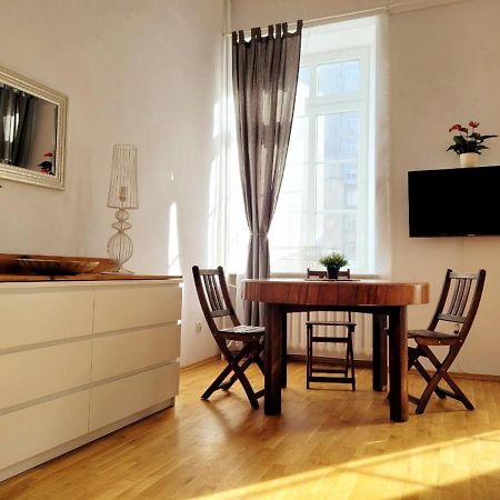 Przytulne Apartamenty W Centrum Warszawy Lok 2 Varşovia Exterior foto