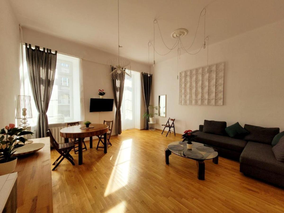 Przytulne Apartamenty W Centrum Warszawy Lok 2 Varşovia Exterior foto